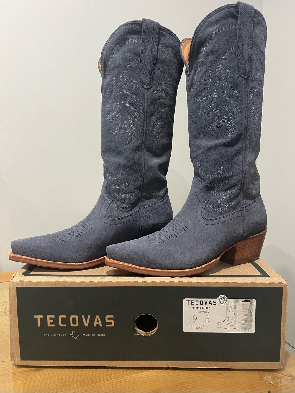 Tecovas Women's Indigo Suede Annie Cowboy Boots size 9